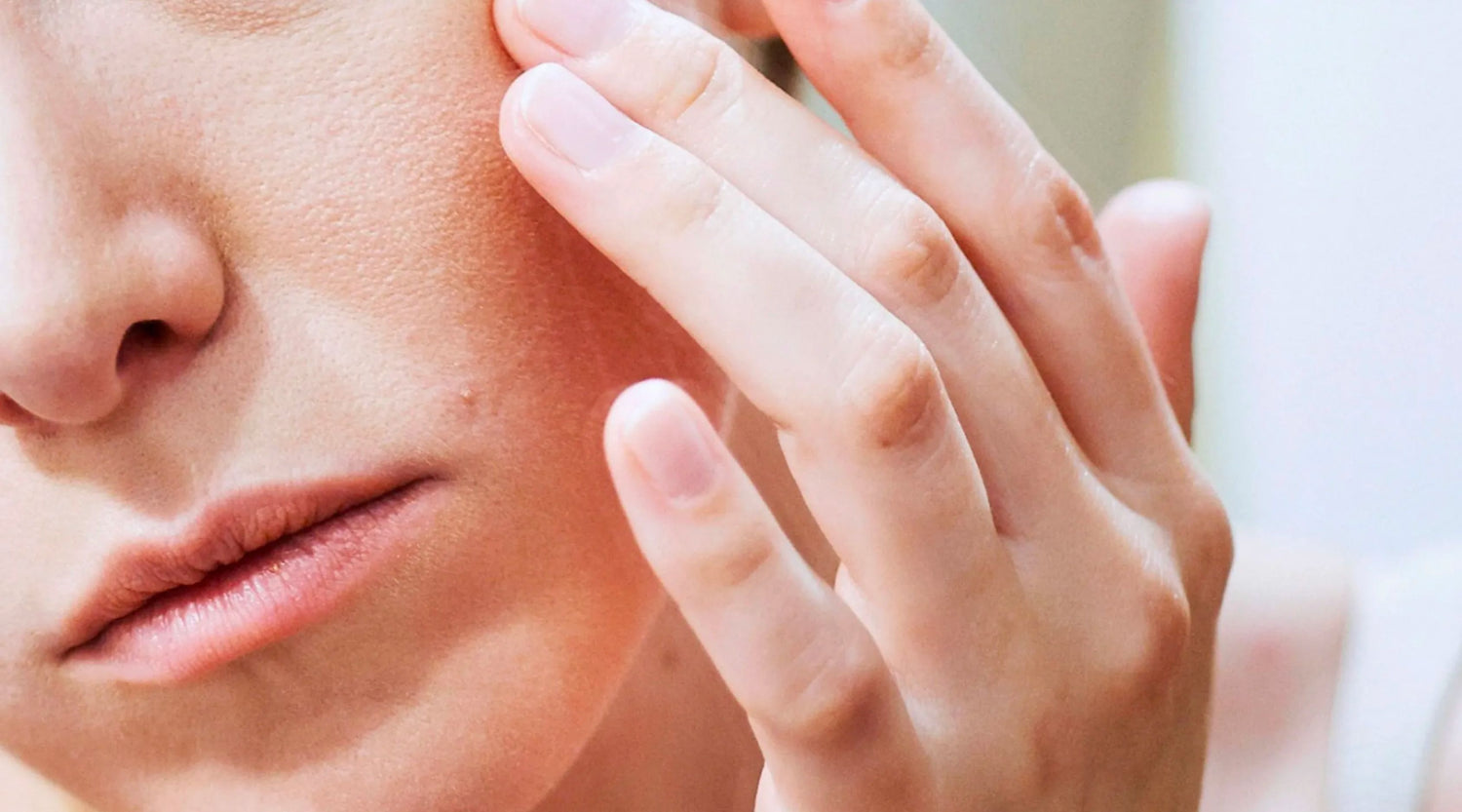 Mild Face & Eyelid Eczema: Symptoms & Prevention