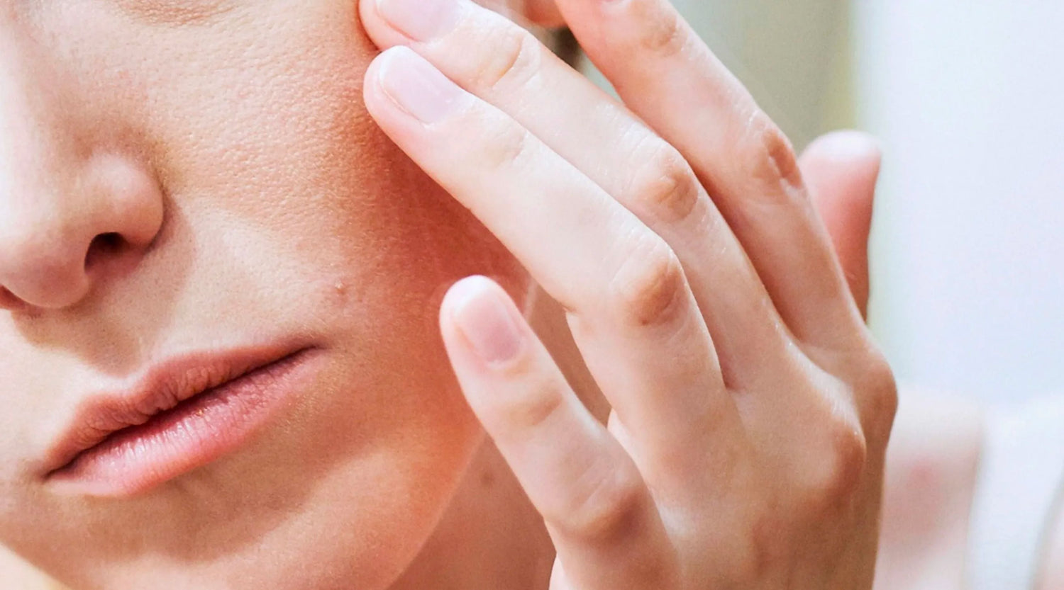 Mild Face & Eyelid Eczema: Symptoms & Prevention